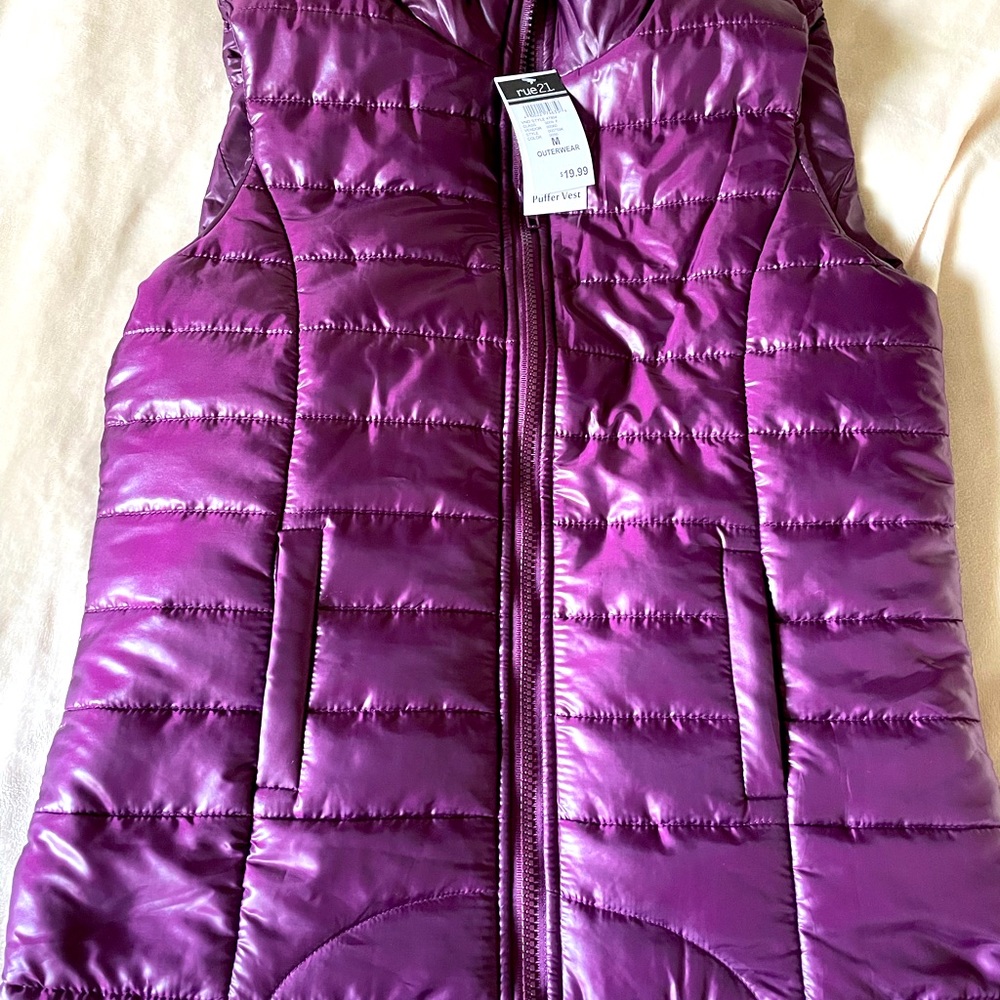 Rue21- with tags- New- puff vest- womens- size M